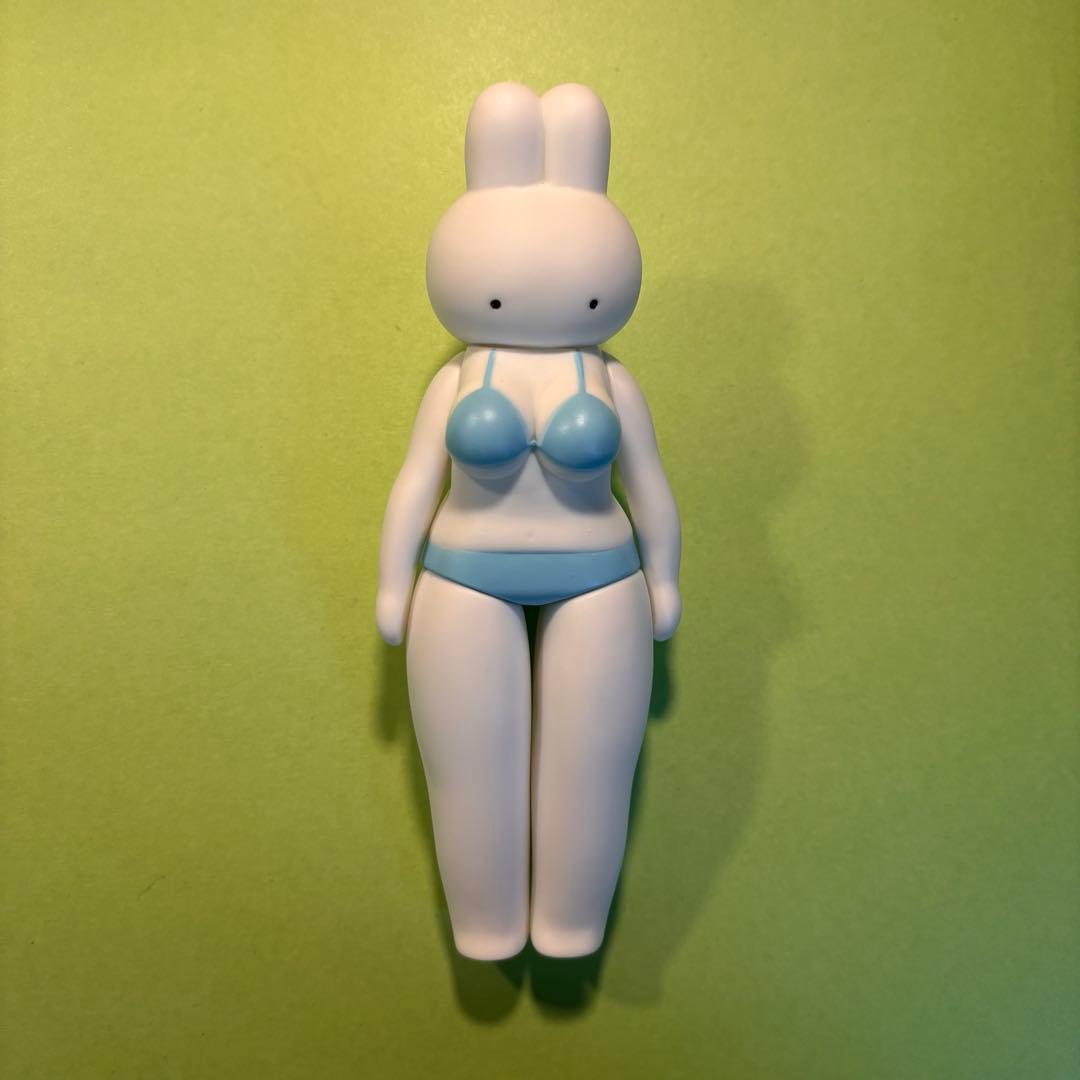 頓知気さきな　コンプライアンスうさぎ　ソフビ 24_02_sofvi_compliance_usagi_2